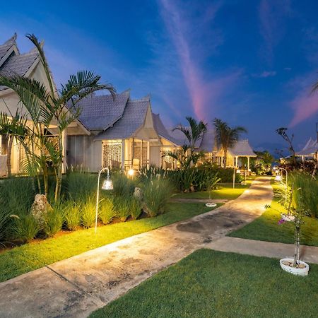 Paus Putih Hotel 누사 렘봉안 외부 사진